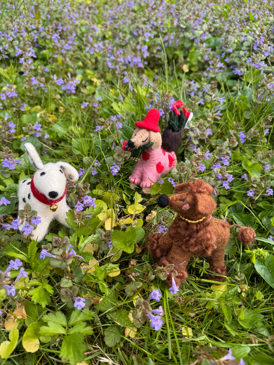 Cheesenut Hand Needle Felt Dog Figurine | Pure Wool Handcrafted Puppy Ornament, Cute Cottagecore Animal Decor & Collectible Gift